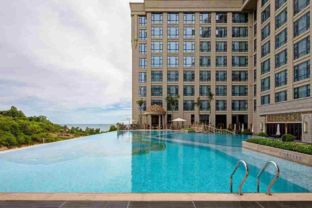 Khách sạn JinBei sở hữu hồ bơi siêu to khổng lồ