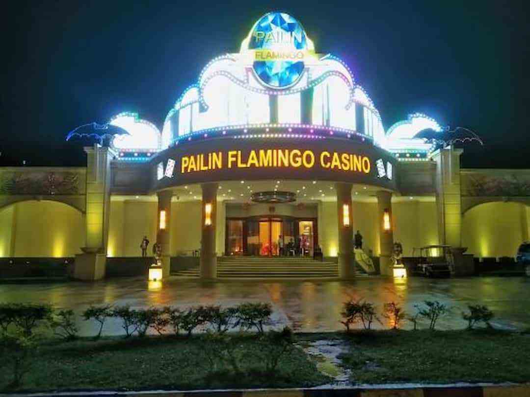 Pailin Flamingo Casino tráng lệ, rực rỡ dưới ánh đèn